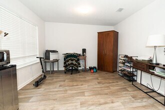 630 Earl Godwin Rd in Freeport, FL - Building Photo - Building Photo