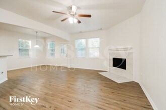 28603 Hidden Lake W in Magnolia, TX - Foto de edificio - Building Photo