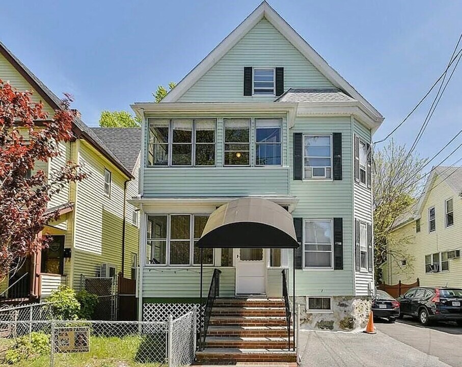 23 Fairmont St in Malden, MA - Building Photo
