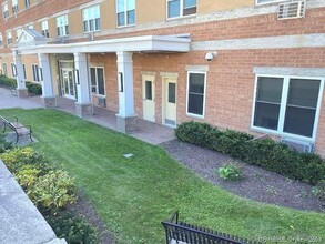 18 Quintard Terrace in Stamford, CT - Building Photo - Building Photo