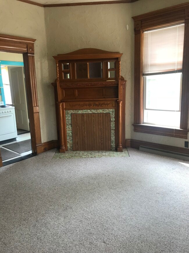 323 3rd Ave in Eau Claire, WI - Building Photo - Building Photo