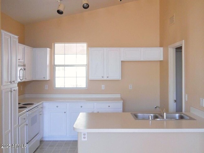 1424 E Binner Dr in Chandler, AZ - Building Photo - Building Photo