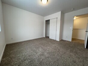 18421 E 2nd Ave in Spokane Valley, WA - Foto de edificio - Building Photo