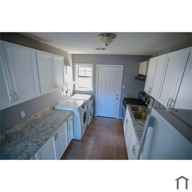 3232 Berry St in Houston, TX - Building Photo - Building Photo