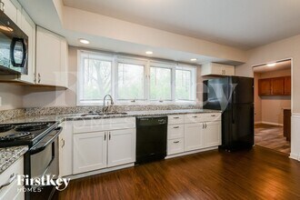 186 River Valley Dr in Chesterfield, MO - Building Photo - Building Photo