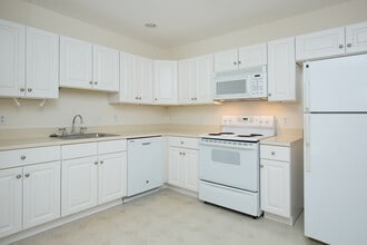 Warner Woods in Concord, MA - Building Photo - Building Photo