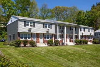 West Hill Apartments in Naugatuck, CT - Building Photo - Building Photo
