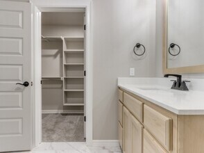 10601 NW 23rd St in Yukon, OK - Building Photo - Building Photo