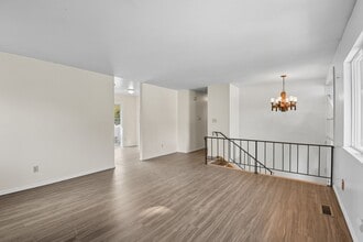 1719 147th Pl SE in Bellevue, WA - Building Photo - Building Photo
