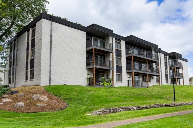 Fountainhead in Richfield, MN - Foto de edificio - Building Photo