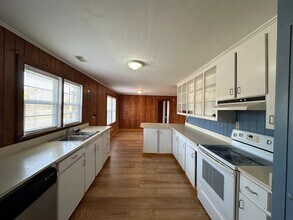 2213 Sloop Point Loop Rd in Hampstead, NC - Building Photo - Building Photo