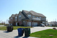 Tregaron Ridge Townhomes in Bellevue, NE - Foto de edificio - Building Photo