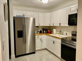 1353 9th St in West Palm Beach, FL - Building Photo