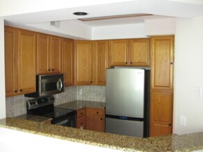 1304 Garden Wall Cir in Reston, VA - Building Photo - Building Photo