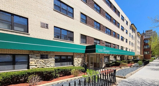 540 W Aldine Ave, Unit 530-314