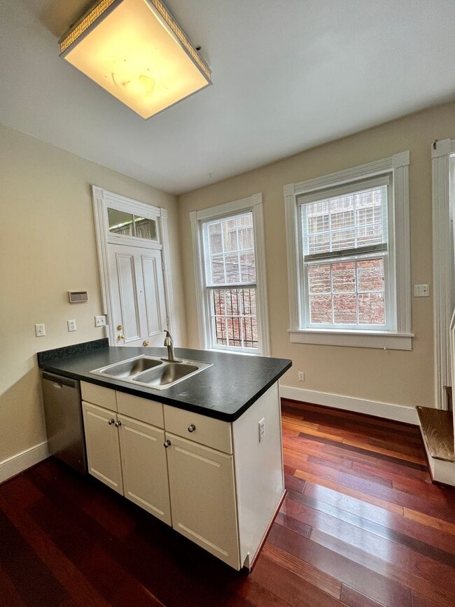 212 W Main St in Richmond, VA - Building Photo - Building Photo