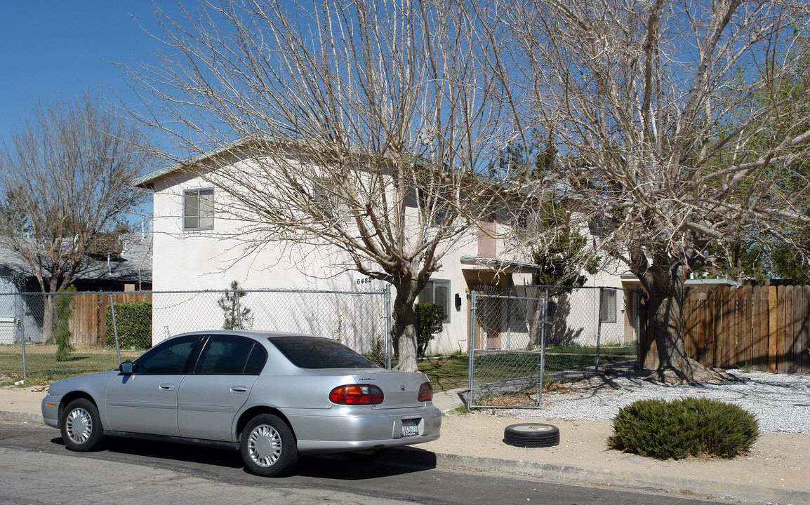 16482 Lariat Rd in Victorville, CA - Building Photo