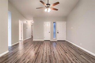 9620 Sugar Hill Dr in Austin, TX - Building Photo - Building Photo