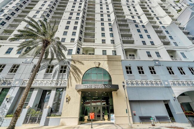 255 Evernia St in West Palm Beach, FL - Foto de edificio - Building Photo