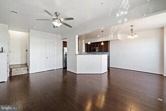 25245 Laureldale Terrace in Chantilly, VA - Building Photo - Building Photo