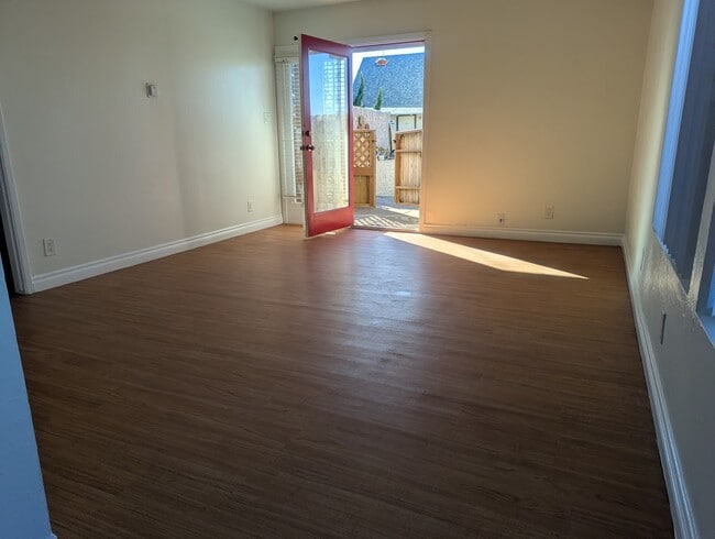 214 Melrose Dr, Unit 214 in Oxnard, CA - Building Photo - Building Photo