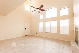 250 W Juniper Ave in Gilbert, AZ - Foto de edificio - Building Photo