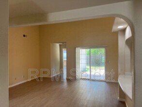 4534 Whitney Ave in Sacramento, CA - Building Photo - Building Photo