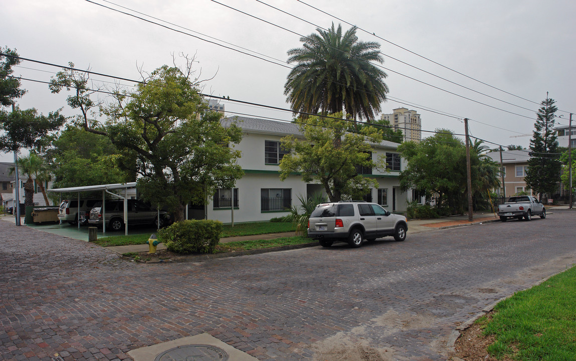 611 2nd St N in St. Petersburg, FL - Building Photo