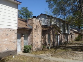 PINE VILLAGE NORTH in Houston, TX - Building Photo - Building Photo