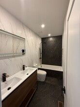 17941 144th Ave, Unit 2 in Jamaica, NY - Foto de edificio - Building Photo