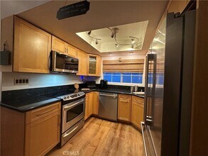 2217 Vanderbilt Ln in Redondo Beach, CA - Building Photo - Building Photo