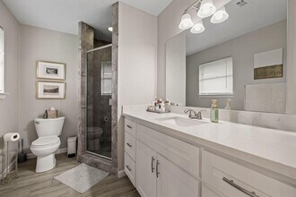 5539 Rutherglenn Dr in Houston, TX - Building Photo - Building Photo