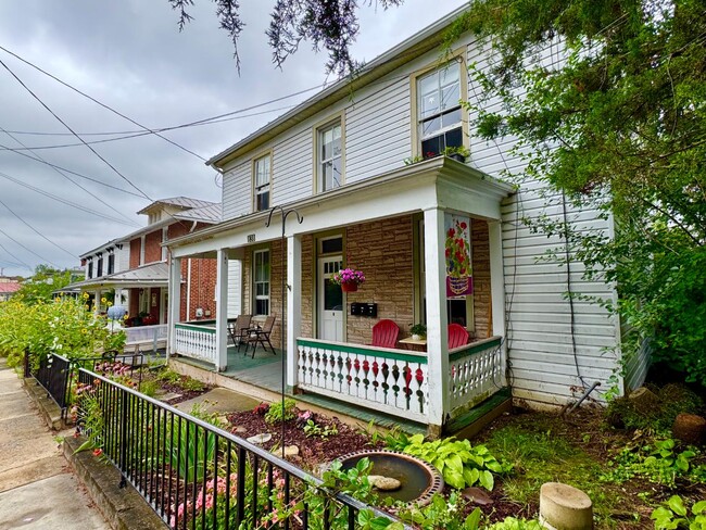 property at 838 W Beverley St
