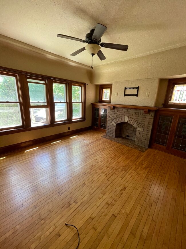 3235 S Indiana Ave, Unit Lower in Milwaukee, WI - Foto de edificio - Building Photo