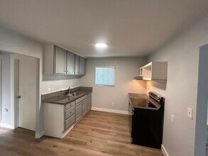 3124 San Jose Way in Sacramento, CA - Building Photo - Building Photo