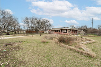 416 Grand Ave in Glen Rose, TX - Building Photo - Building Photo