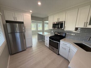 651 W Park Ave in Libertyville, IL - Building Photo - Building Photo