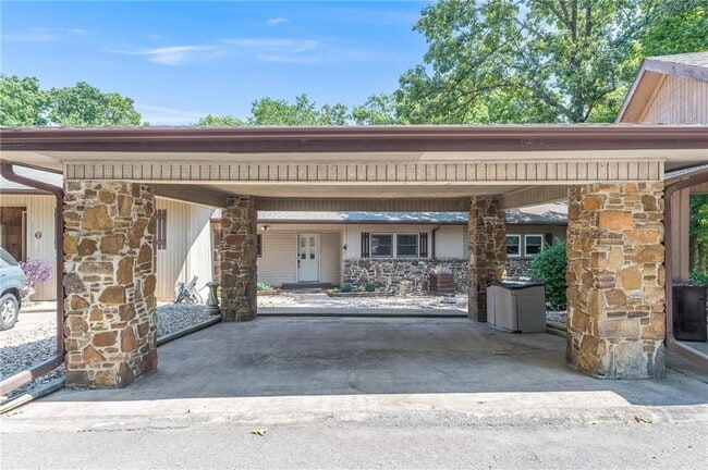 4 Gretchen Ln in Bella Vista, AR - Building Photo - Building Photo