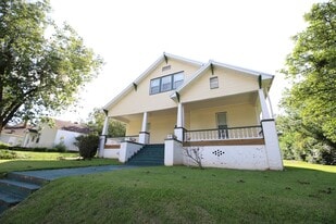 304 Boulevard in Lagrange, GA - Building Photo