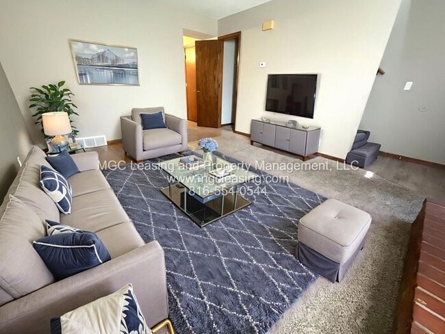 property at 228 NW Woods Chapel Rd