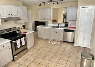 2962 Viscount Cir in Kissimmee, FL - Building Photo - Building Photo