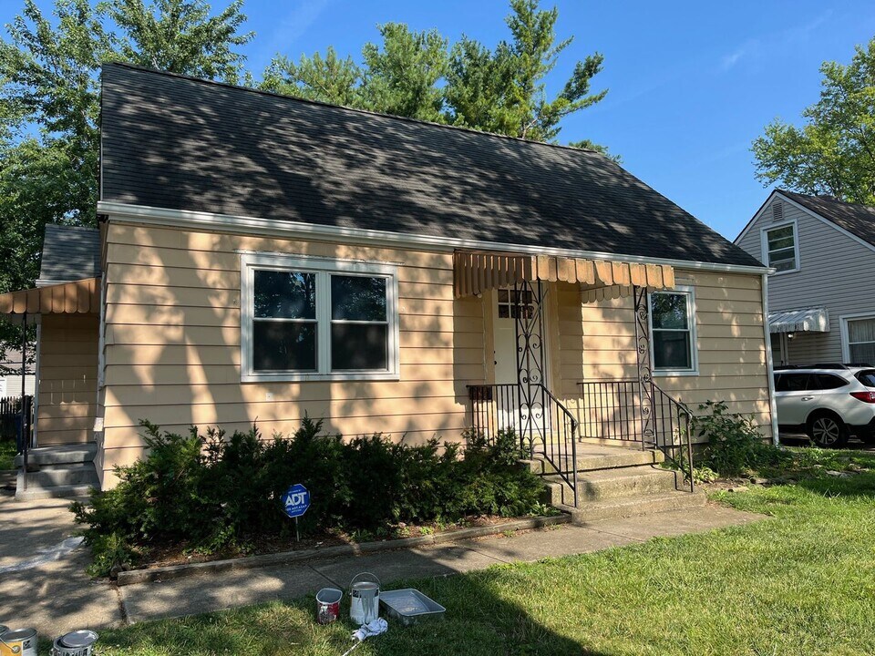 3247 Walmar Dr in Columbus, OH - Building Photo