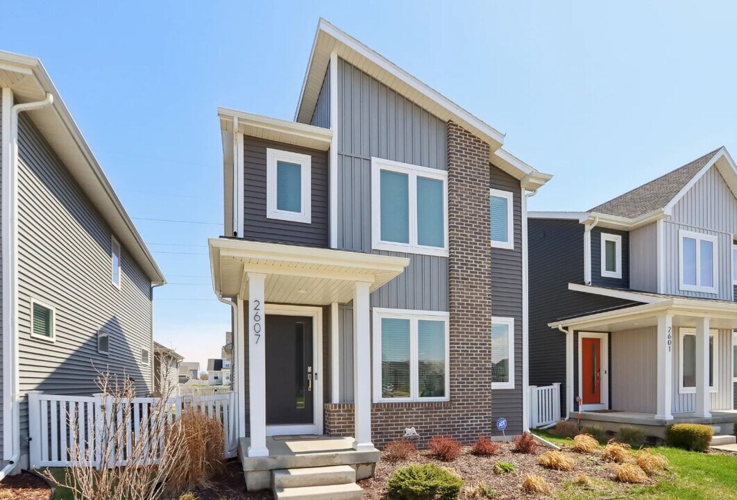 2607 Wildcat Dr in Fitchburg, WI - Foto de edificio