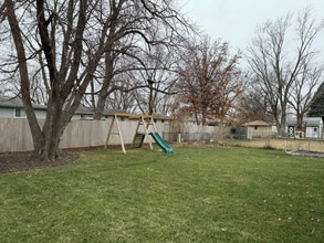 221 E Glenmore Dr in Gretna, NE - Building Photo - Building Photo