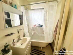 111 Park Dr in Boston, MA - Foto de edificio - Building Photo