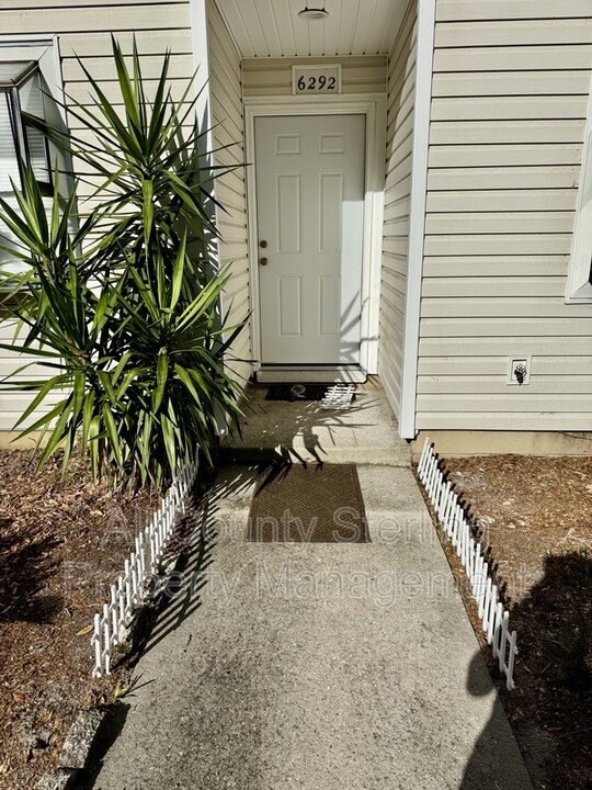 6292 SW 8th Pl in Gainesville, FL - Building Photo