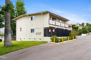 2707 Montrose Ave in Glendale, CA - Building Photo