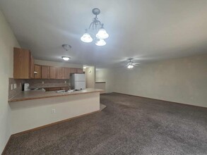 1104 Country Club Ln in Junction City, KS - Building Photo - Building Photo