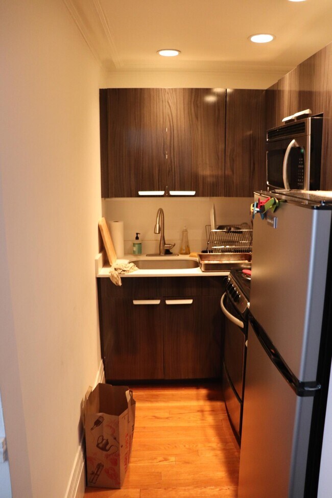 249 Newbury St, Unit 254 newbury street in Boston, MA - Building Photo - Building Photo