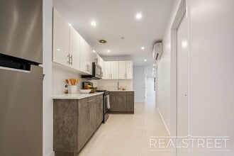 Stunning Brand New 1.5 Bed Duplex with Private yard in Landmarked Townhouse in Brooklyn, NY - Building Photo - Building Photo